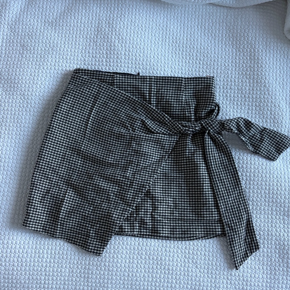 Houdstooth Wrap-front Skirt - Picture 3 of 5